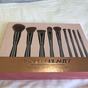 MB Beauty Brush Set